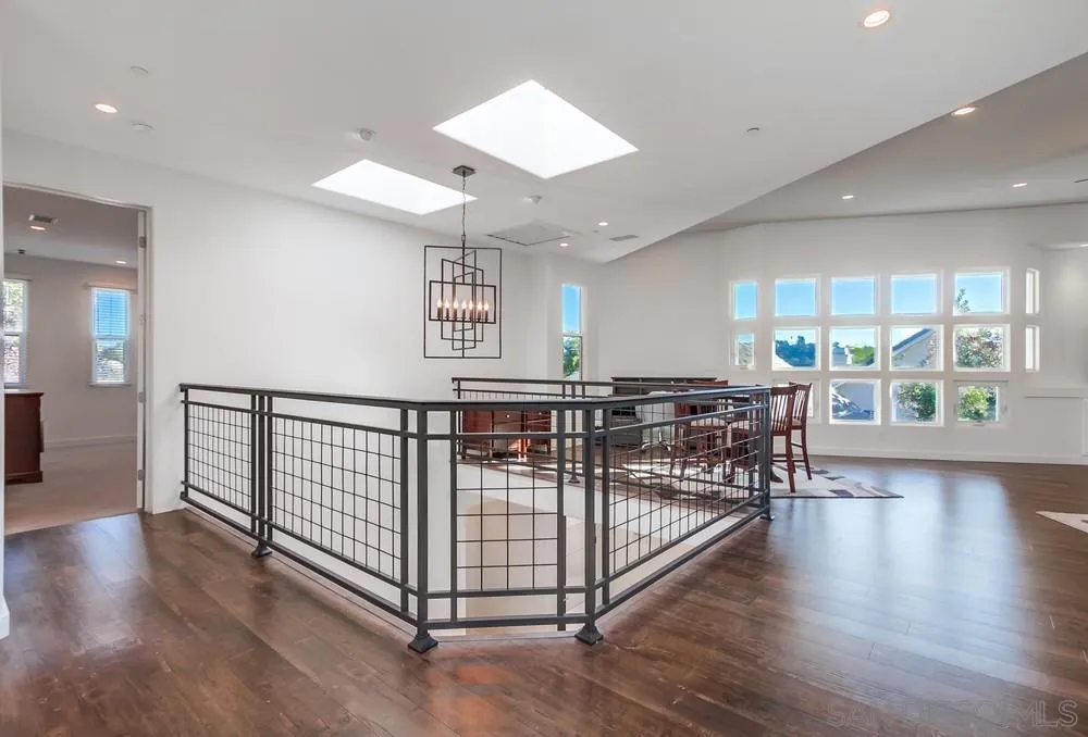 https://cdn.realtyfeed.com/cdn/127/250026365/28cf4dd5b58128b1c6df69b433e8a209.webp