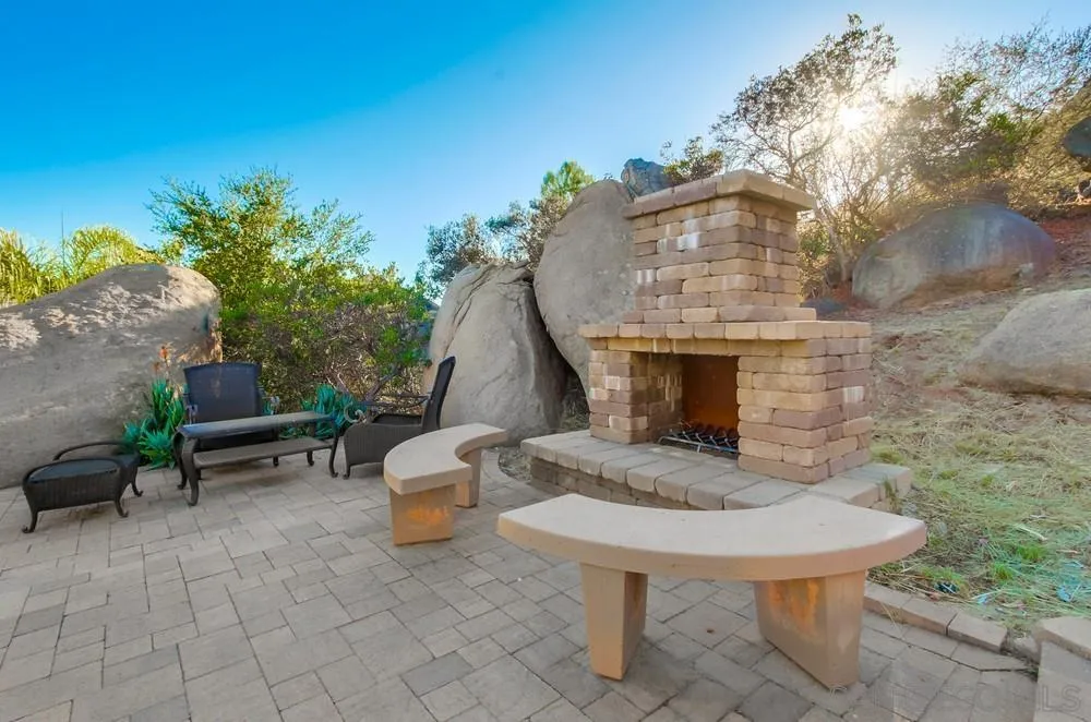 https://cdn.realtyfeed.com/cdn/127/250026365/343b62db3c319d553f9b62911363c2b2.webp
