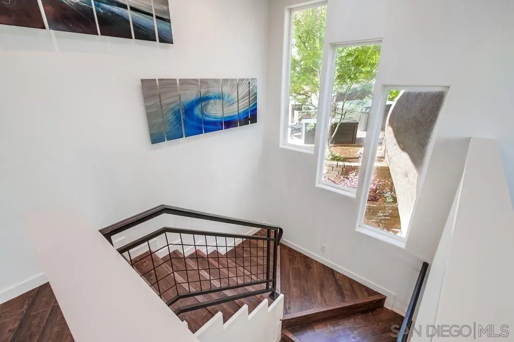 https://cdn.realtyfeed.com/cdn/127/250026365/352a563f18ff6c3015e5bffb65dacc71.webp