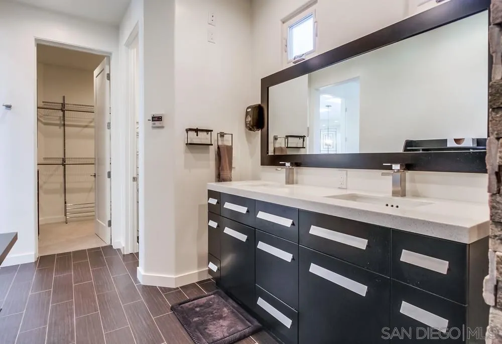 https://cdn.realtyfeed.com/cdn/127/250026365/439c07538048550ba22f6aee85085e5b.webp