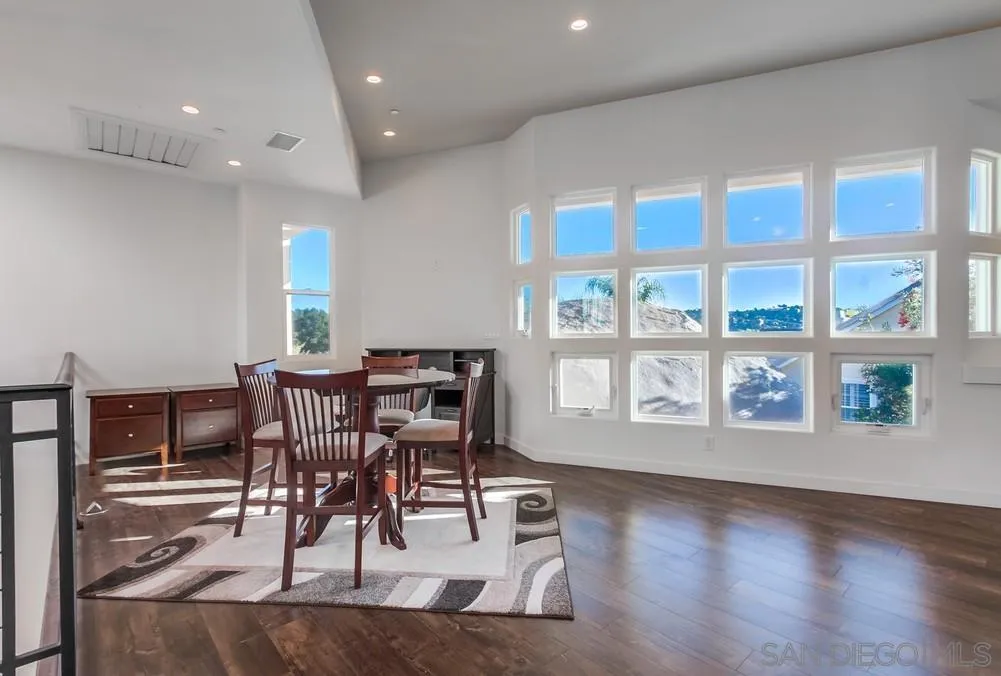 https://cdn.realtyfeed.com/cdn/127/250026365/49ddfd87650f61e4f35004c8befbbb3d.webp