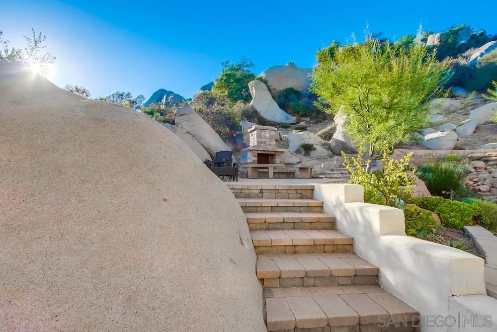 https://cdn.realtyfeed.com/cdn/127/250026365/7fd4478ff9db5944eebe81e15a72506f.webp