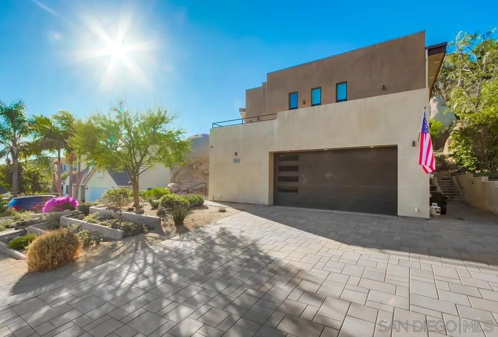https://cdn.realtyfeed.com/cdn/127/250026365/9dab905e504a7ef86a24beec14d0ee3c.webp