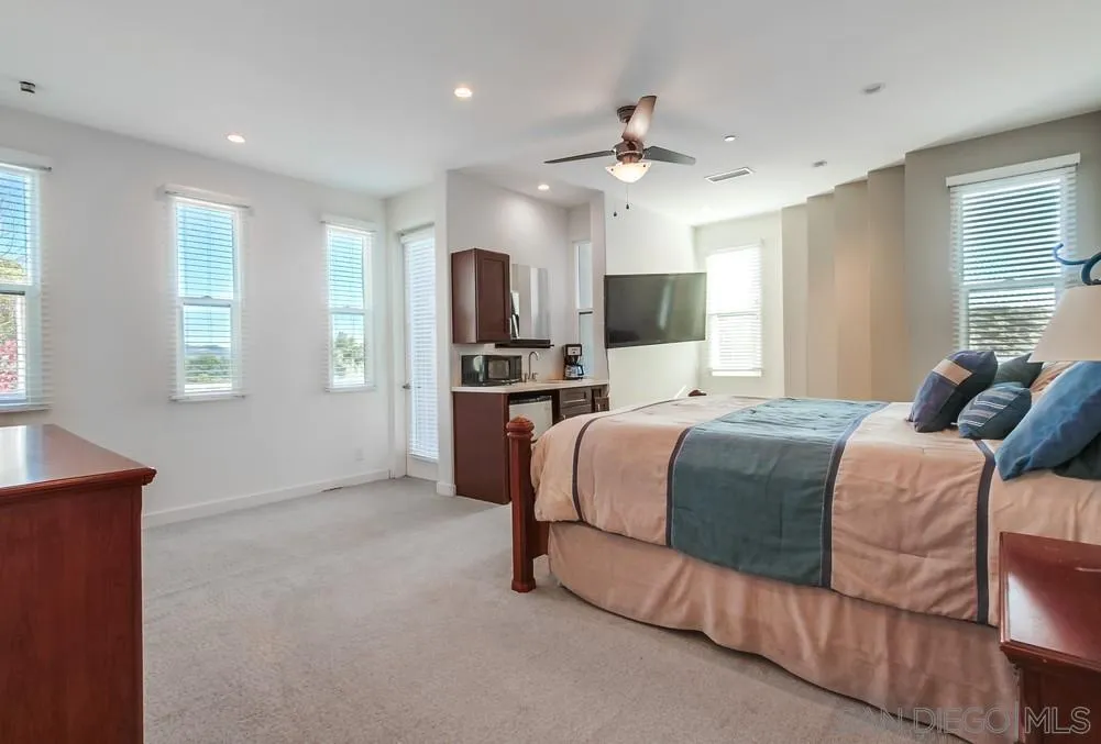 https://cdn.realtyfeed.com/cdn/127/250026365/a52a6fc4dd1a8f62cbab9f61f34259ee.webp