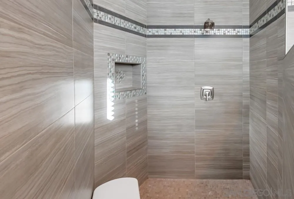 https://cdn.realtyfeed.com/cdn/127/250026365/b99b30d942ce319da9861d1f1c9f8ebd.webp