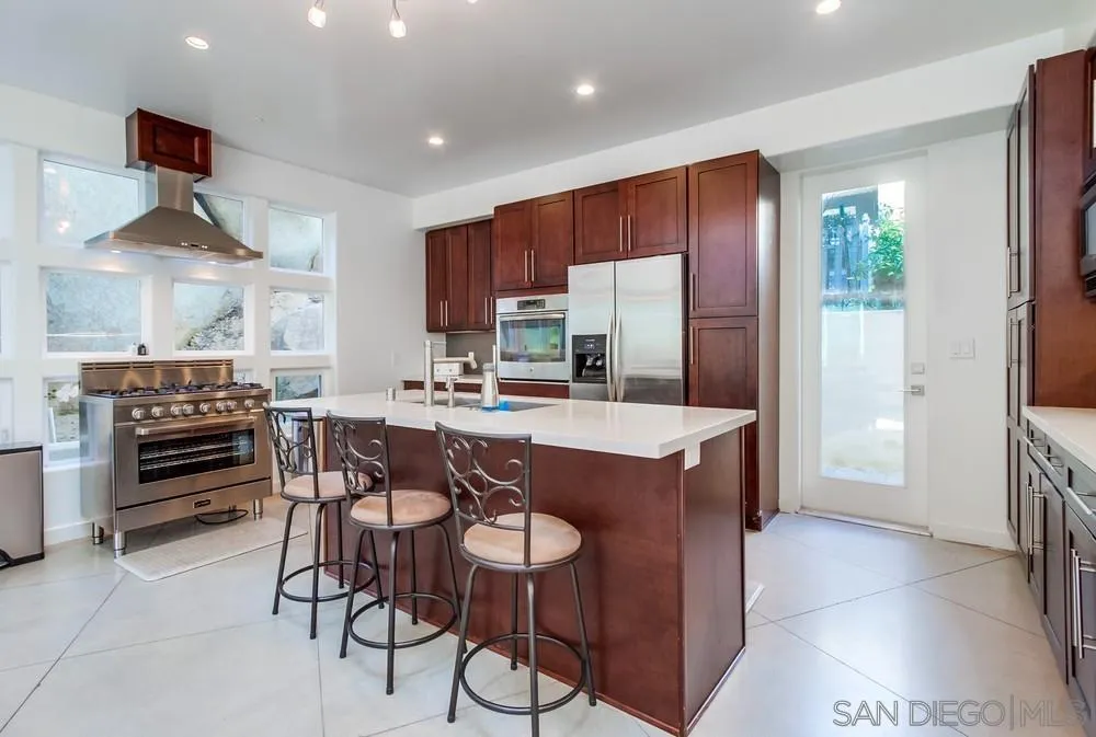 https://cdn.realtyfeed.com/cdn/127/250026365/cd74a3b396076b220ef3d76a65d37644.webp