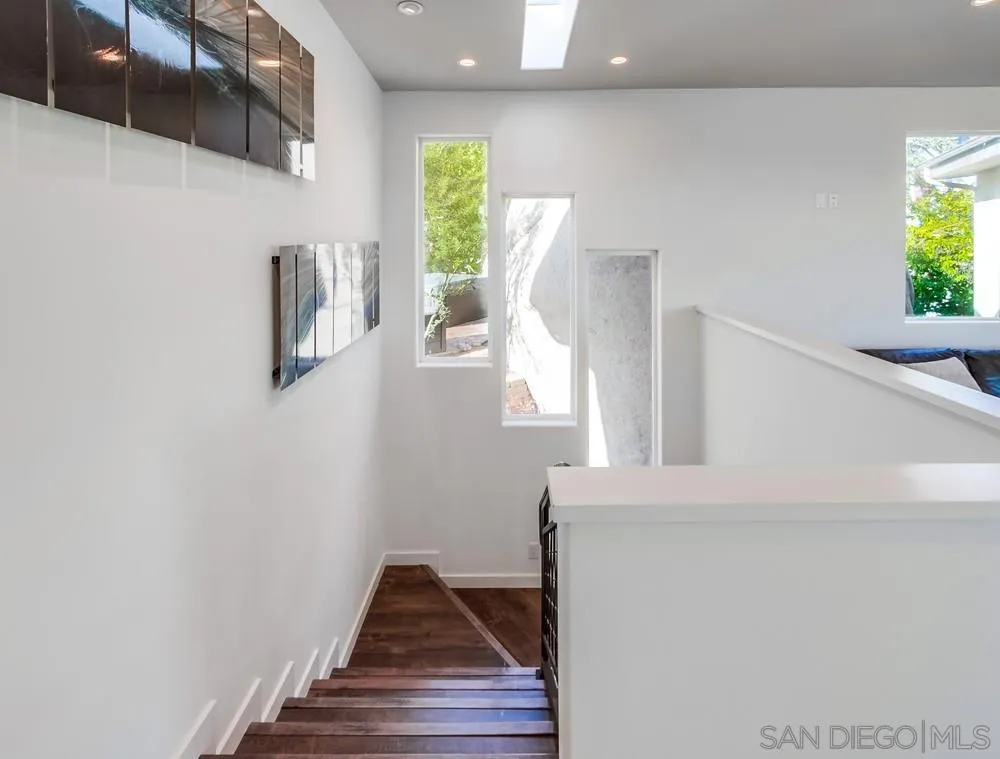 https://cdn.realtyfeed.com/cdn/127/250026365/e361d2944b7efb75599b870607add088.webp