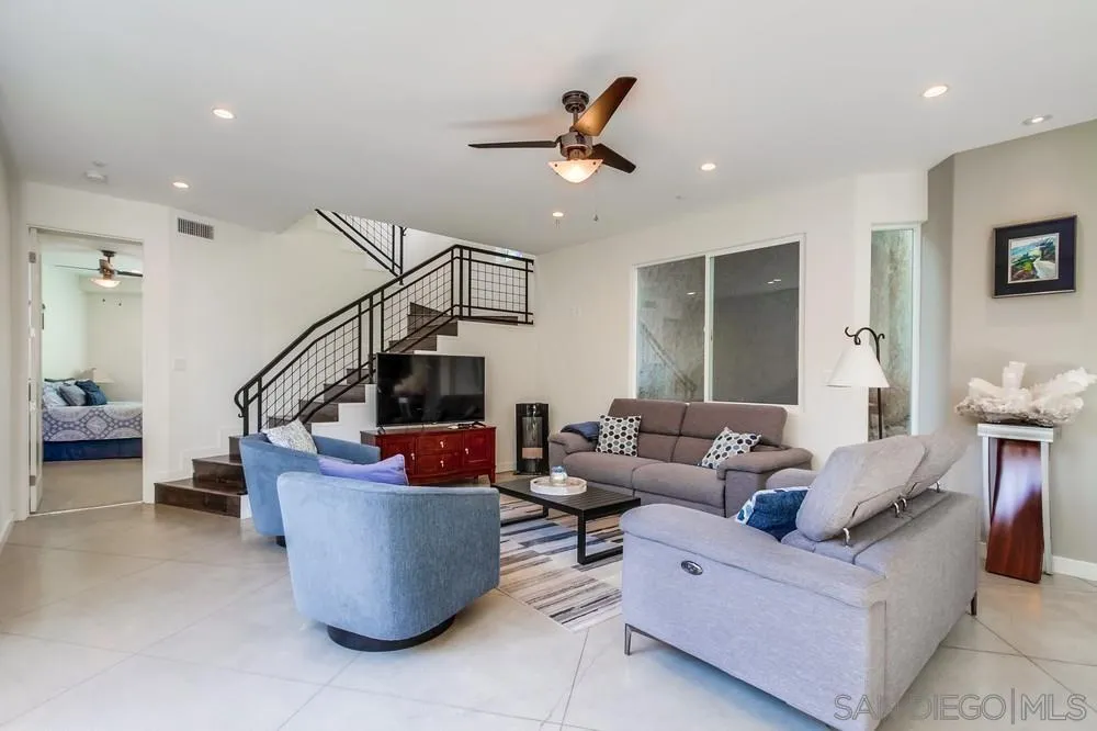 https://cdn.realtyfeed.com/cdn/127/250026365/eb14f6e62981d642f36c74ab799c089d.webp
