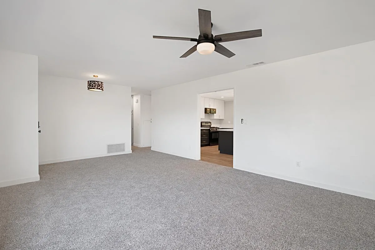 https://cdn.realtyfeed.com/cdn/127/250026407/16287cc9f1dce034f78929100902b3c5.webp