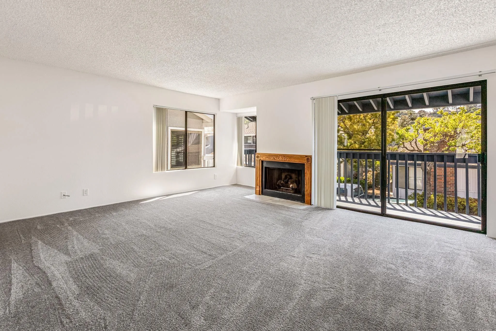 Photo #3: 250026424 Listing 