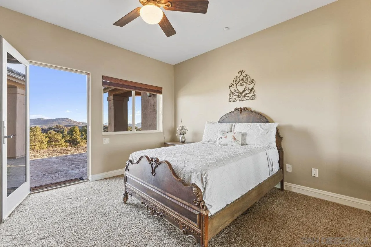 https://cdn.realtyfeed.com/cdn/127/250026433/09c1e6ce04aab4d37dfda55e3d3febd4.webp