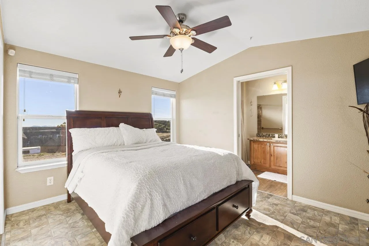 https://cdn.realtyfeed.com/cdn/127/250026433/2e2caa917b560c18363b042f377ce3ed.webp