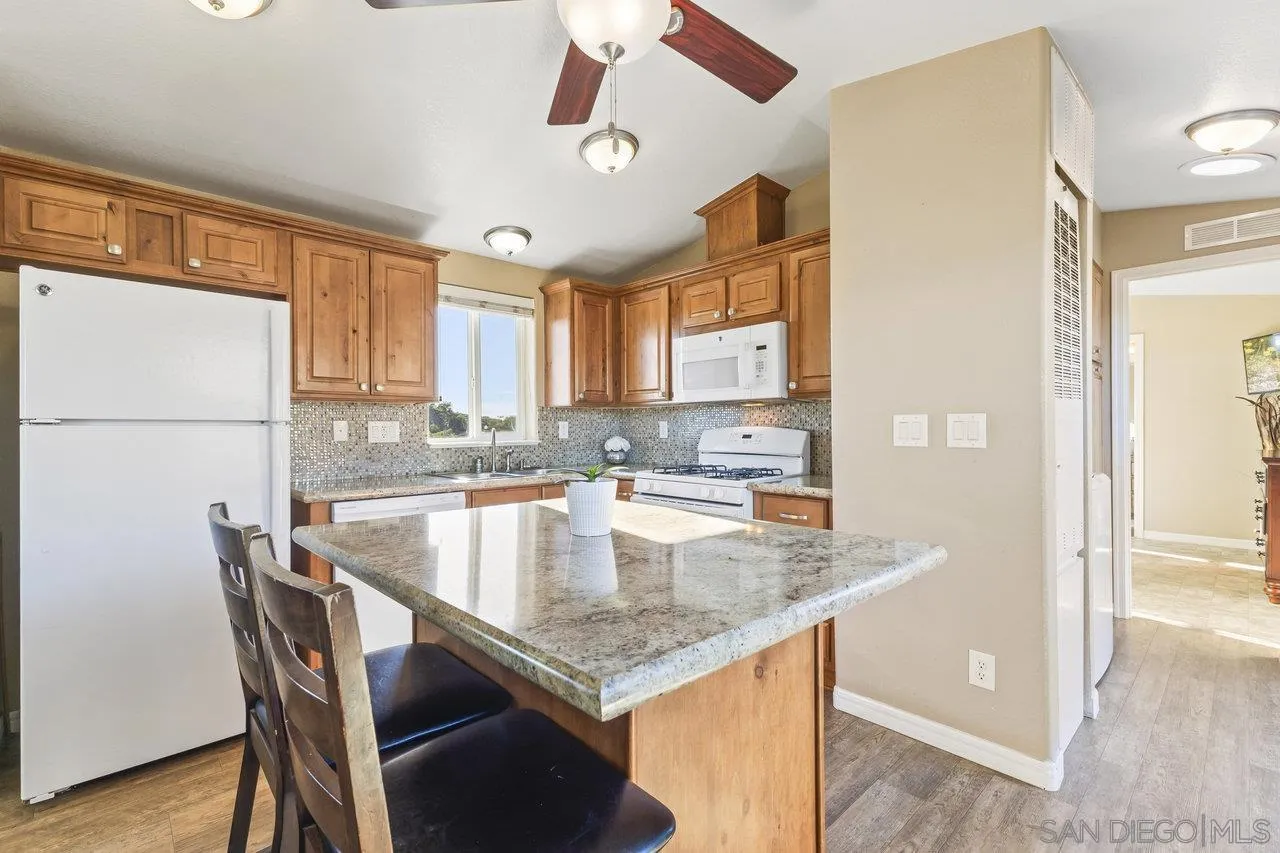 https://cdn.realtyfeed.com/cdn/127/250026433/94e0d8f694b8f6ed971ae4567c8d3593.webp