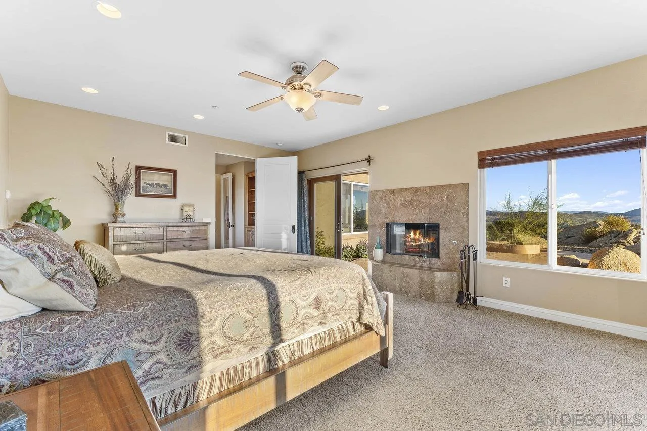 https://cdn.realtyfeed.com/cdn/127/250026433/96cb26ddf41544045f015ed913d12b59.webp