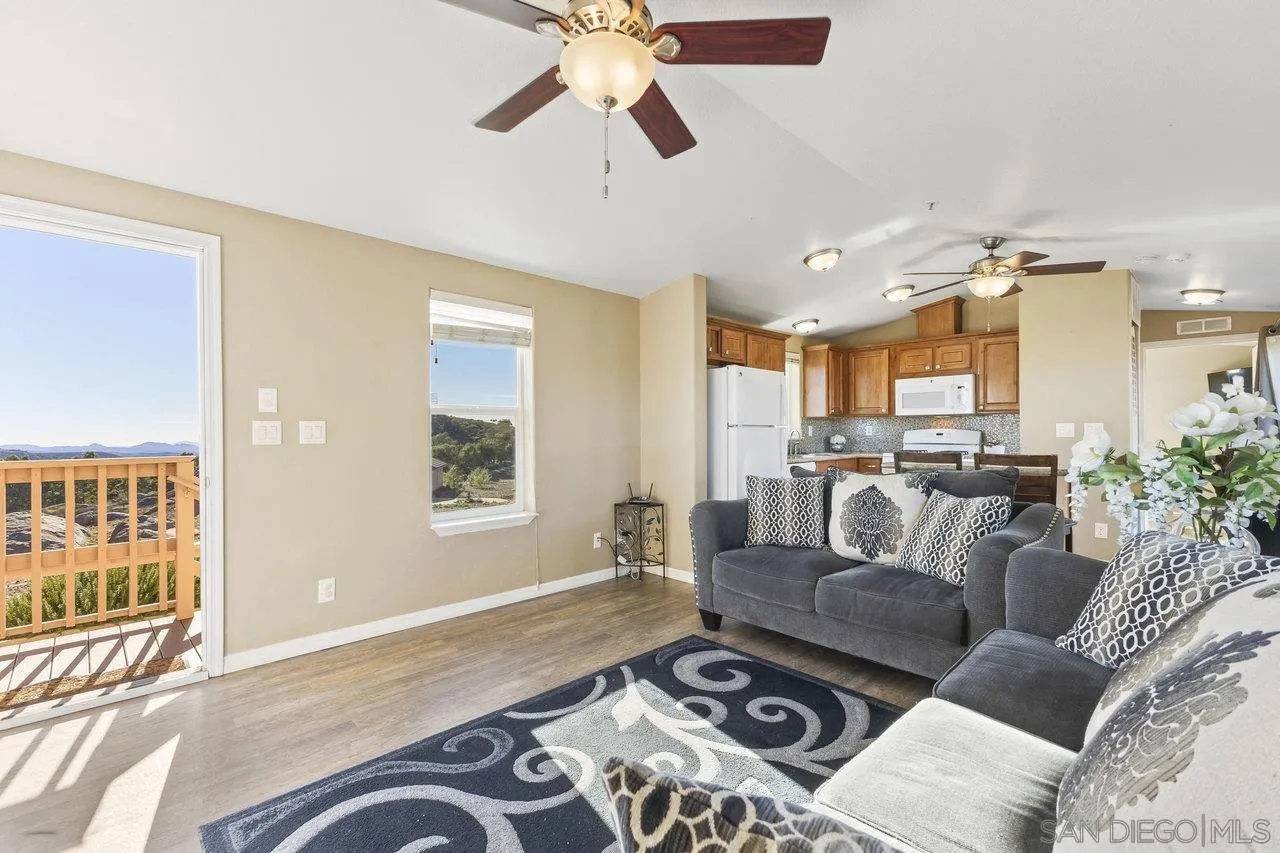 https://cdn.realtyfeed.com/cdn/127/250026433/ad71773bbdfacef221fae2cf4473bb4f.webp