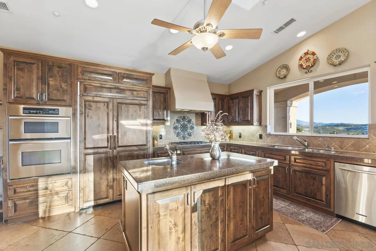 https://cdn.realtyfeed.com/cdn/127/250026433/c04fb160991b8fe68fb9d3f4967727a2.webp