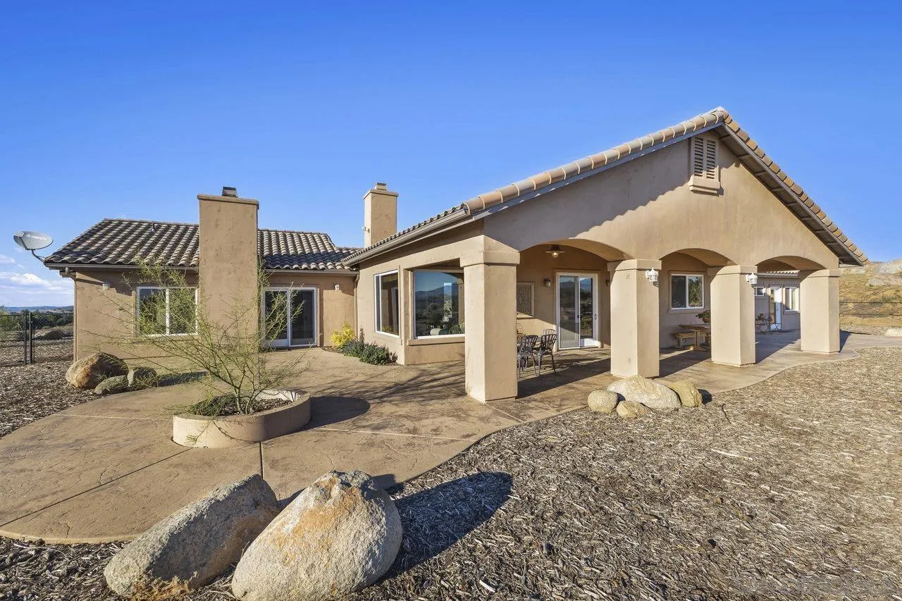 https://cdn.realtyfeed.com/cdn/127/250026433/f958234eee96f79d7811b8626b496df6.webp
