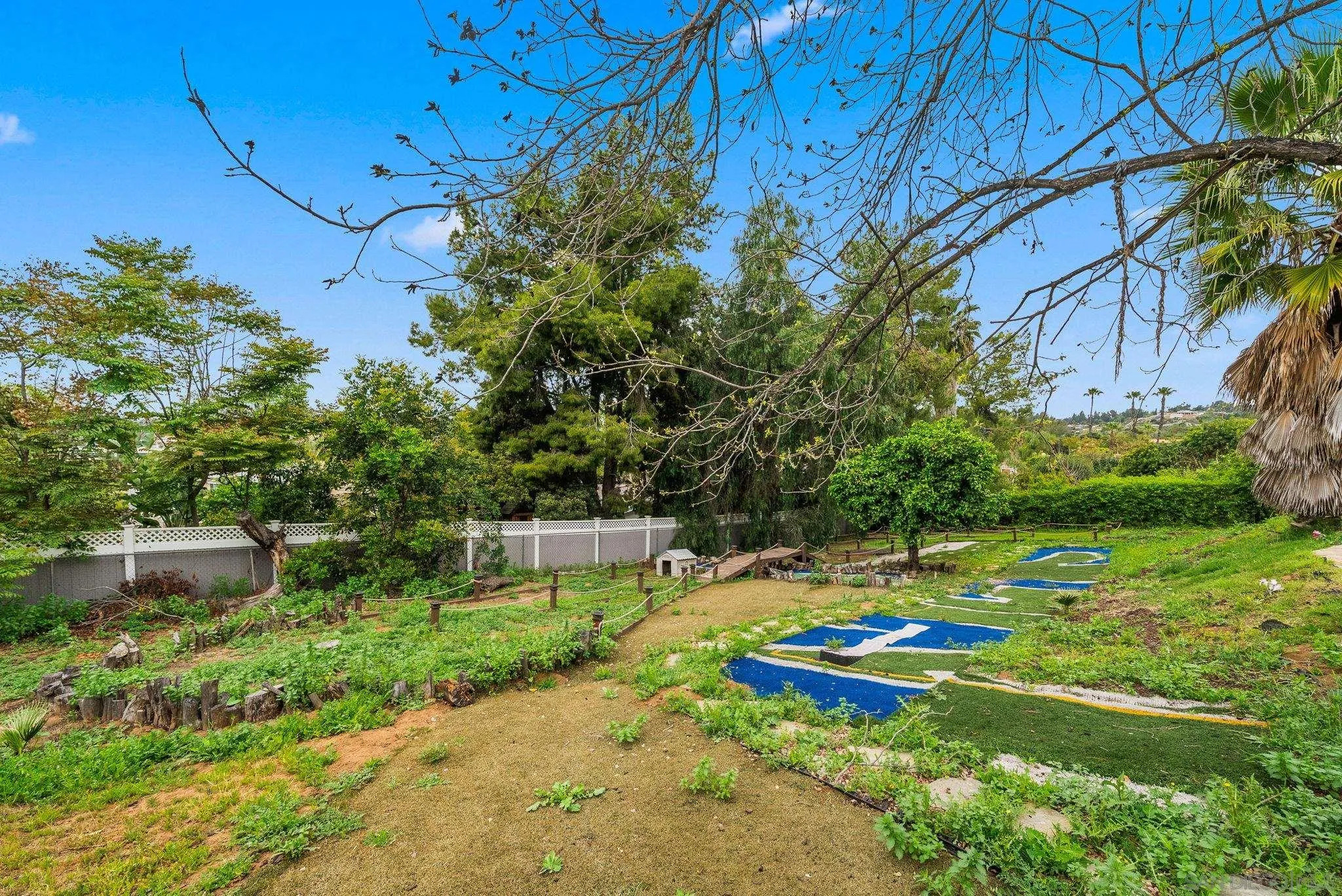 https://cdn.realtyfeed.com/cdn/127/250026439/b4b3efbcf8f7d172d9aca2a5379d1519.webp