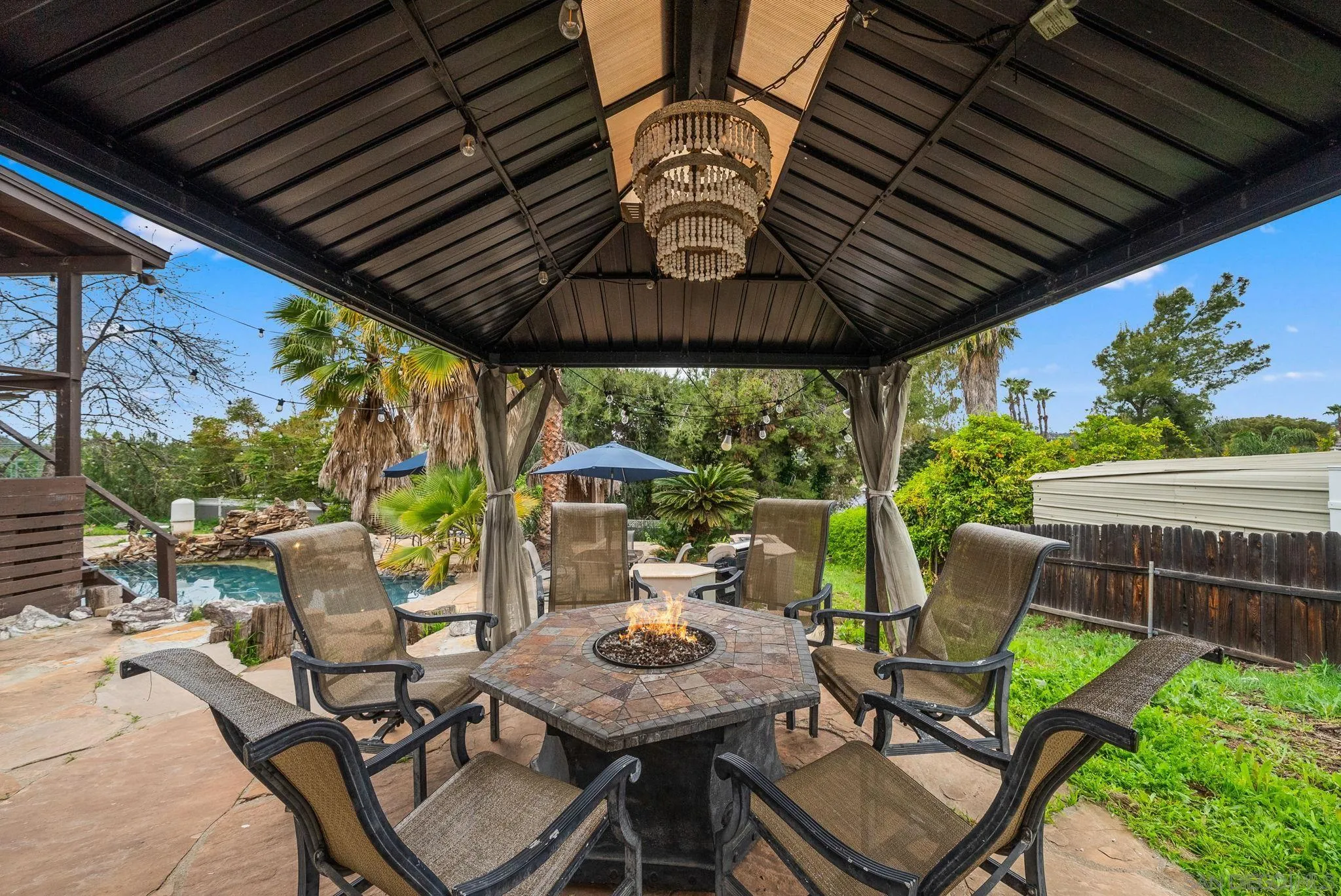 https://cdn.realtyfeed.com/cdn/127/250026439/fa6ea8b41aebac8dd63f928cedb76c16.webp