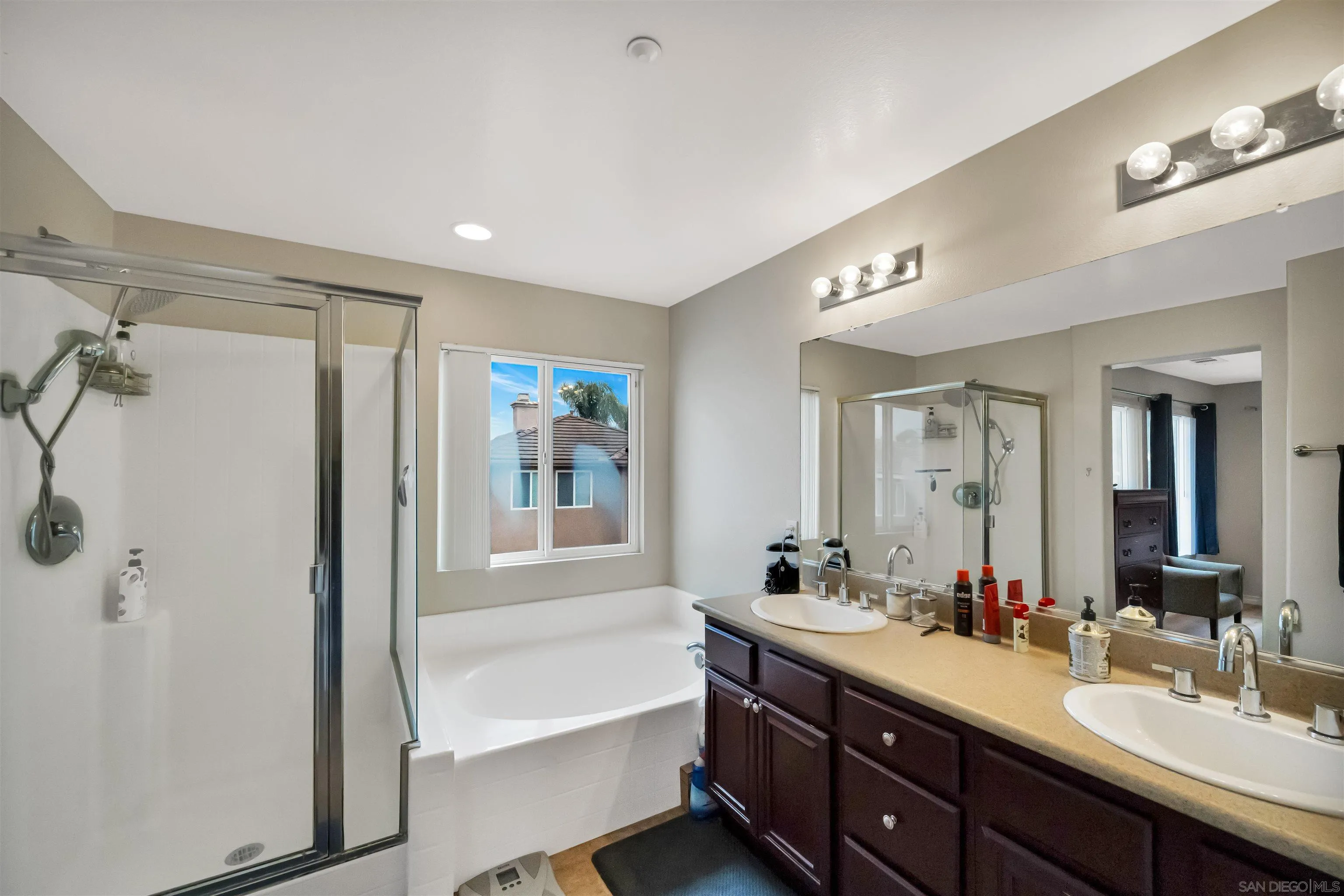 https://cdn.realtyfeed.com/cdn/127/250026492/57b5b0095218d812828f046a2f38e951.webp