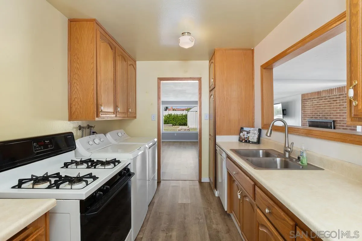 https://cdn.realtyfeed.com/cdn/127/250026499/216acd5653cdabdaa3f213092e095736.webp
