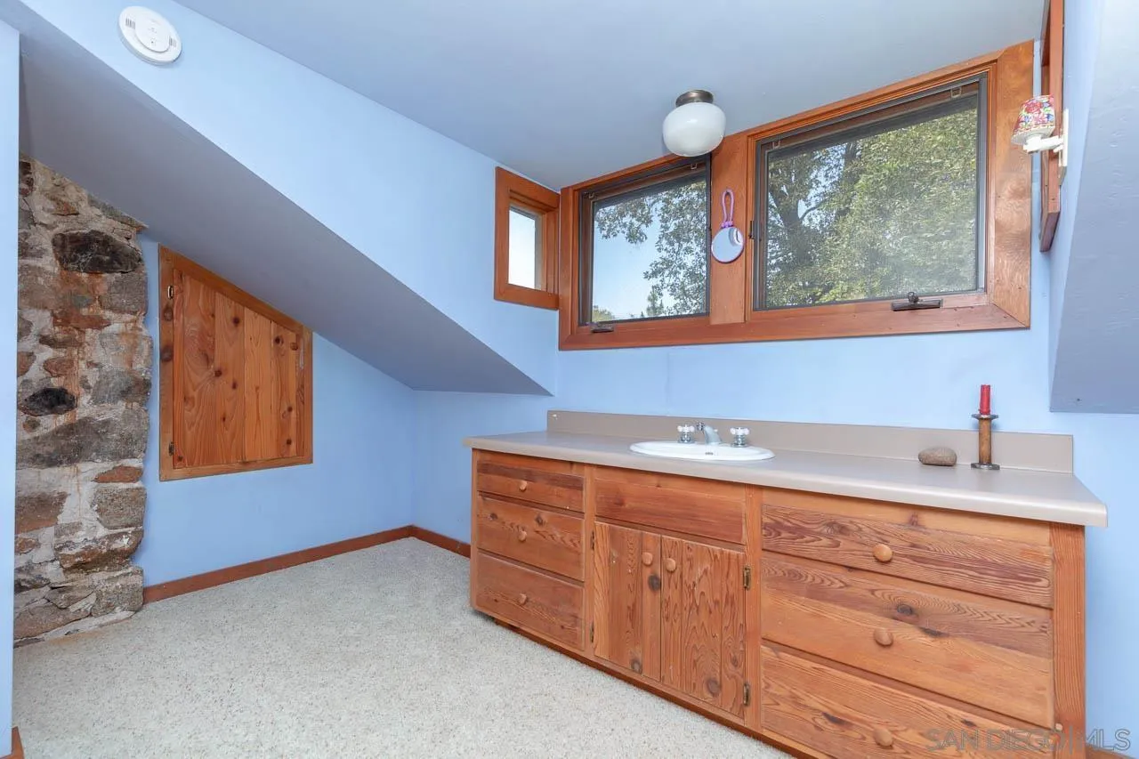 https://cdn.realtyfeed.com/cdn/127/250026527/1255ab1212e357c6e5674b4b0040ee40.webp