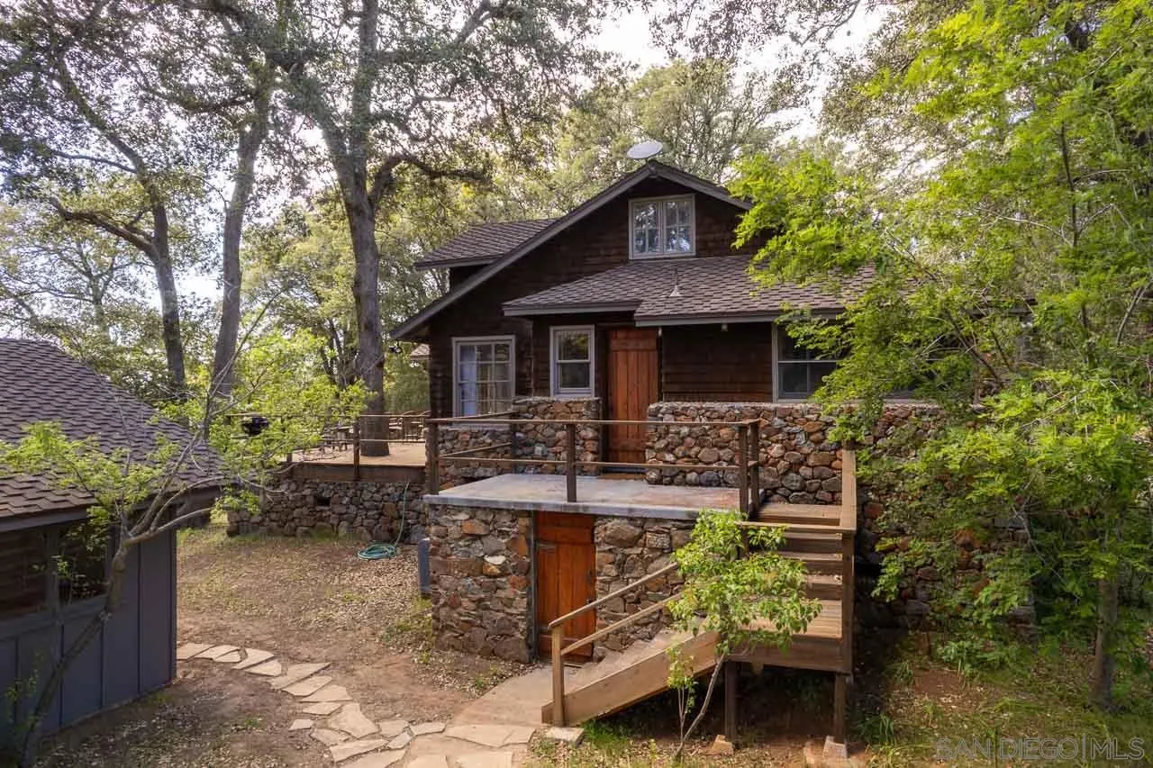 https://cdn.realtyfeed.com/cdn/127/250026527/2d4b085c3f75388e4f63cd17ac3b95bb.webp