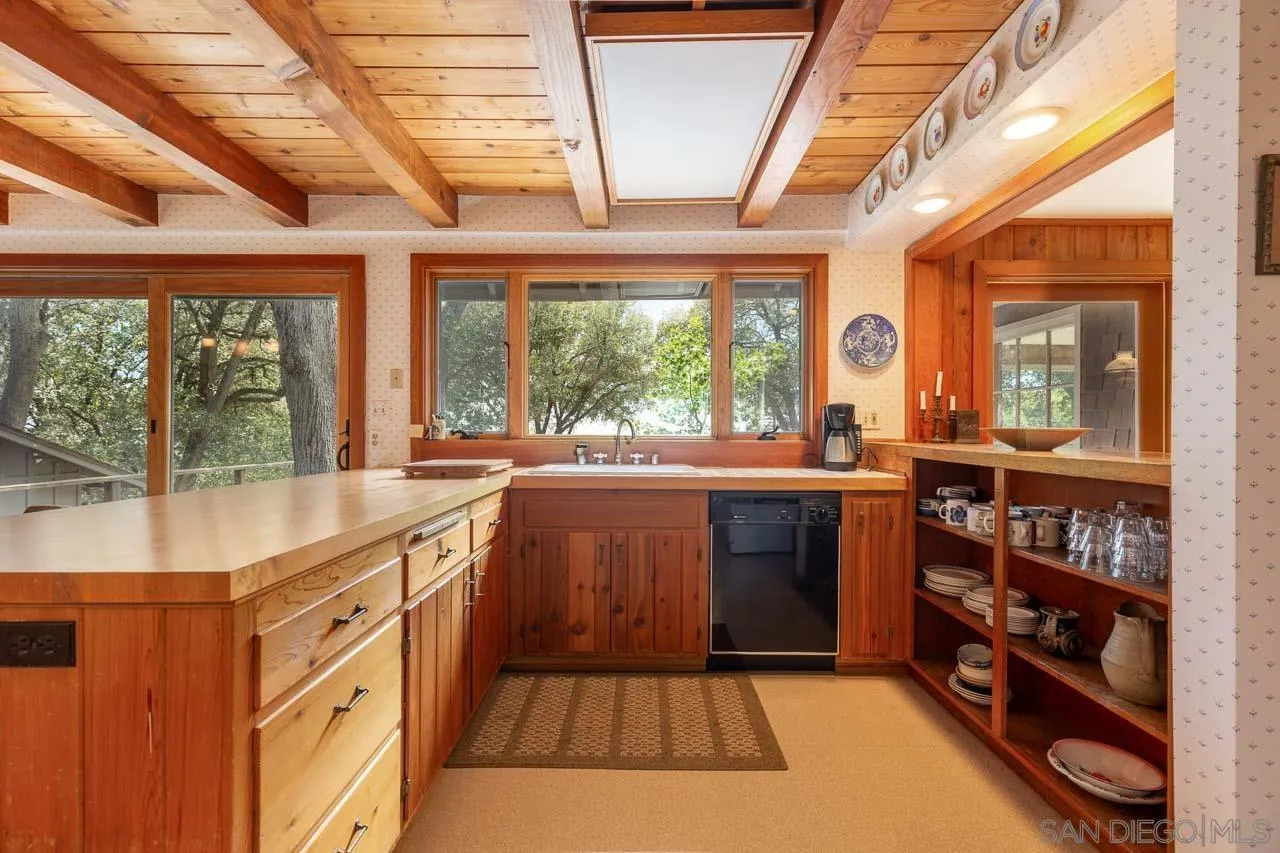 https://cdn.realtyfeed.com/cdn/127/250026527/a23339ed04878600871d1d68ce05f660.webp