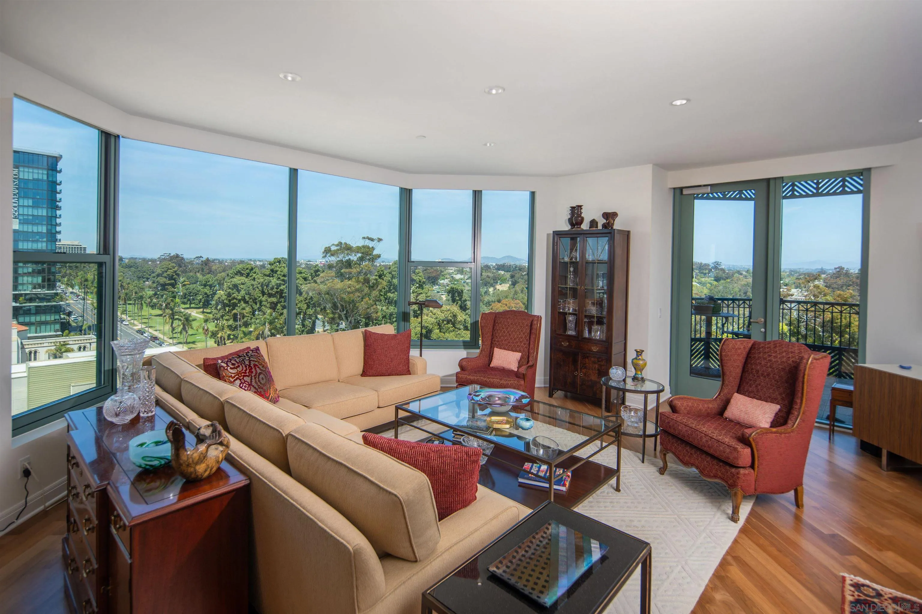Photo #3: 250026576 Listing 