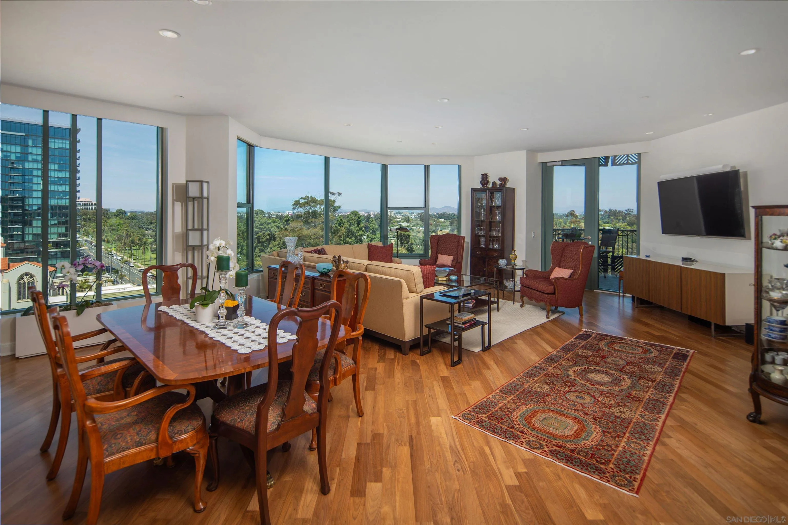 Photo #2: 250026576 Listing 