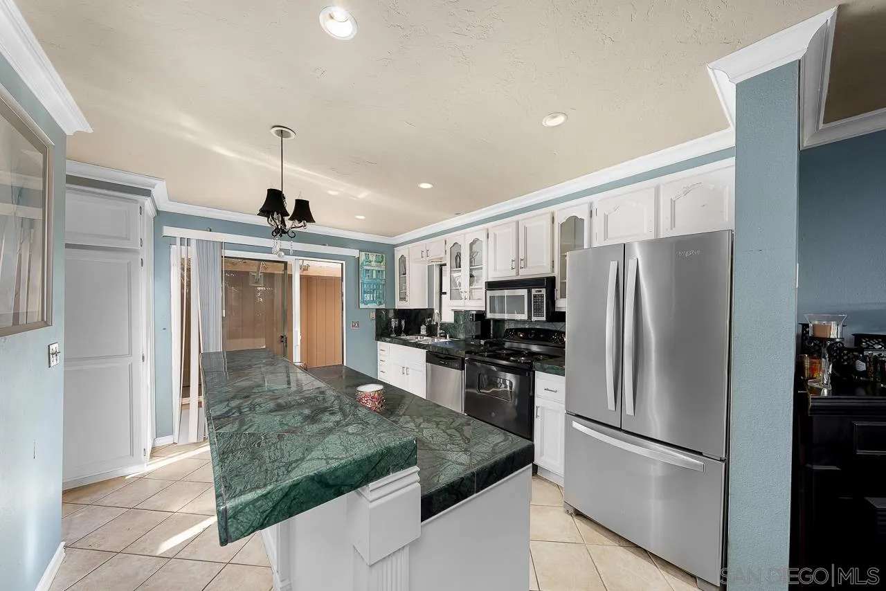 Photo #6: 250026584 Listing 