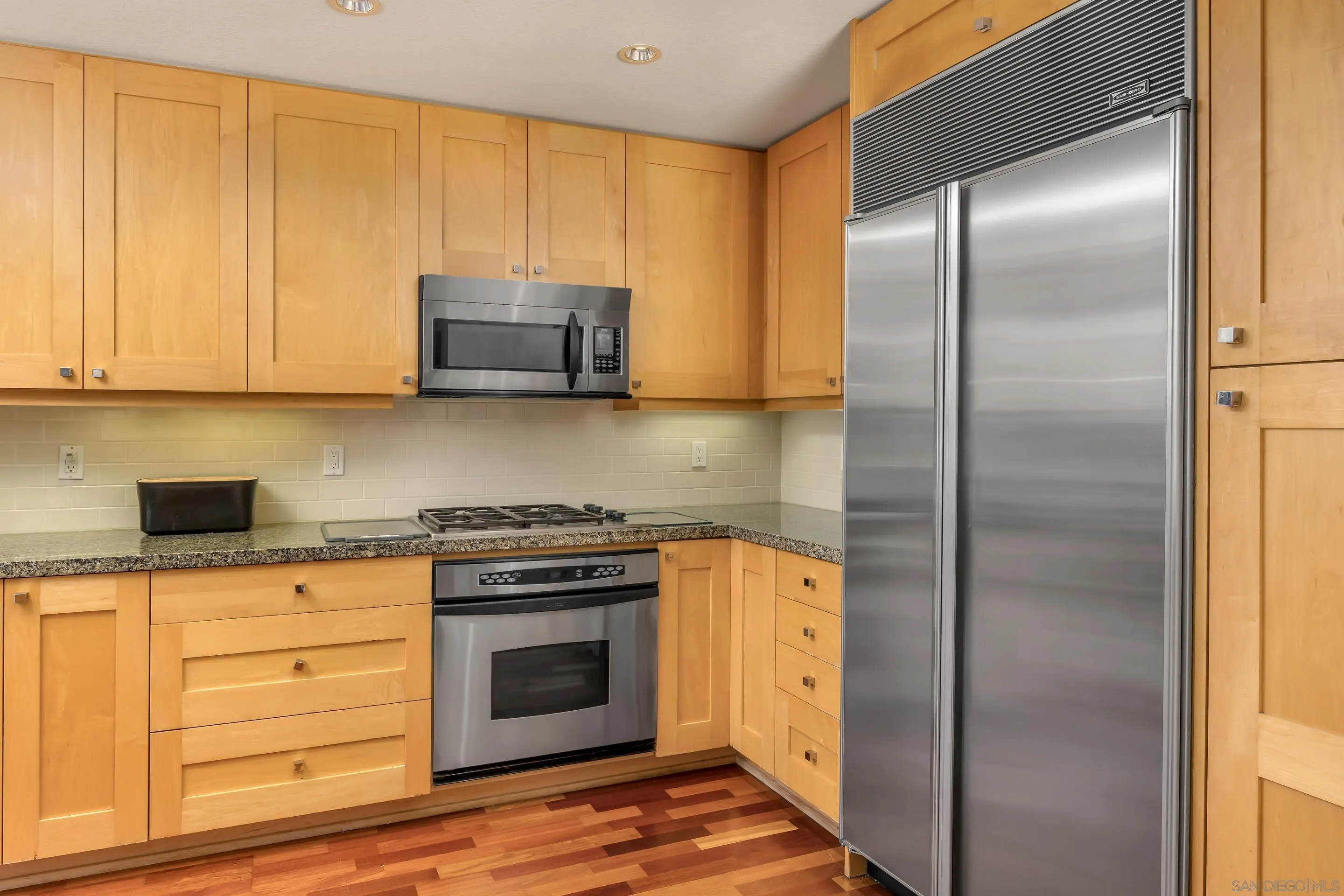 https://cdn.realtyfeed.com/cdn/127/250026589/93577abc3081f9e47f8747677e22dc30.webp