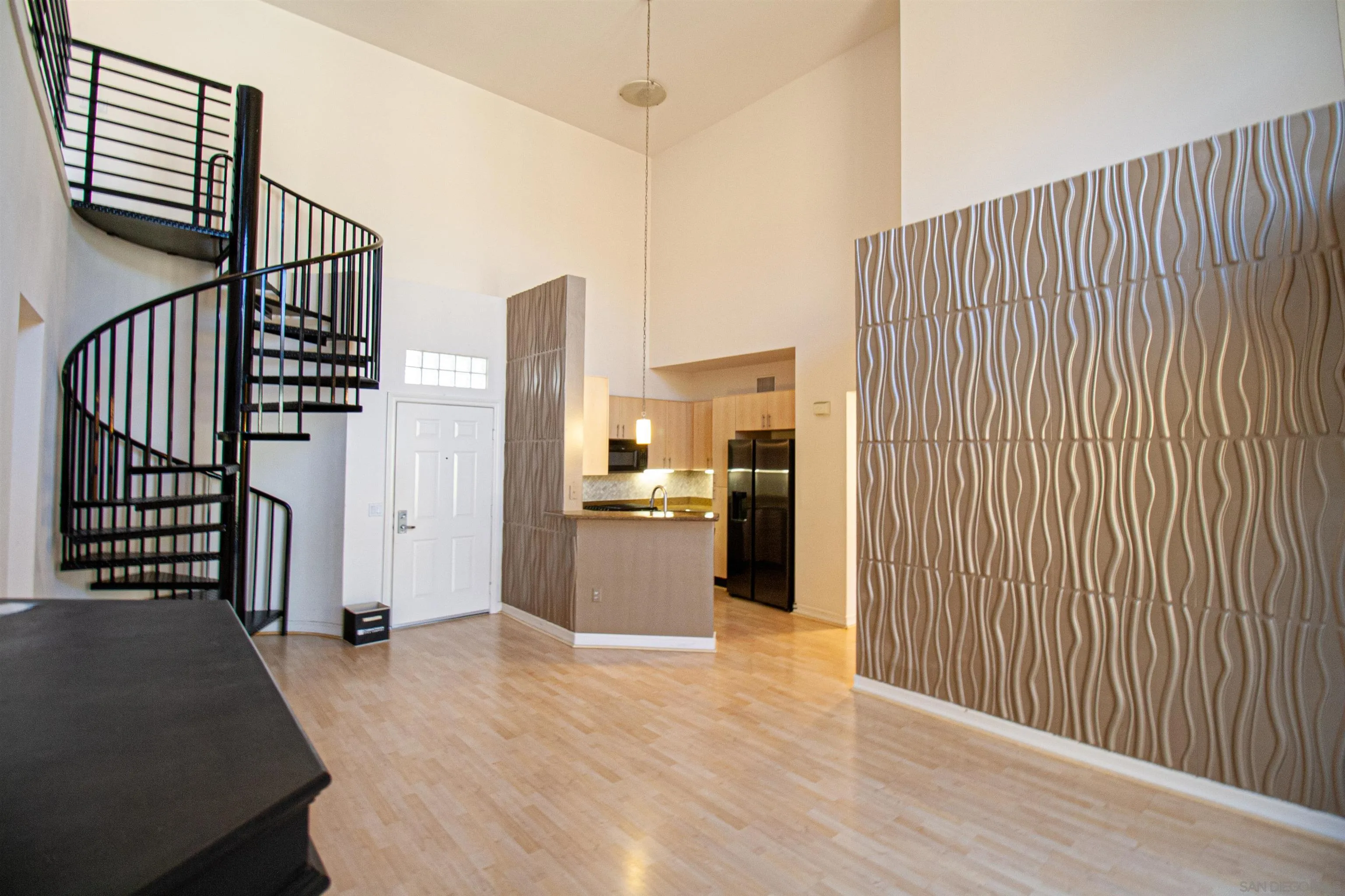 https://cdn.realtyfeed.com/cdn/127/250026595/add7d6aac59881e206cb33af1f585332.webp