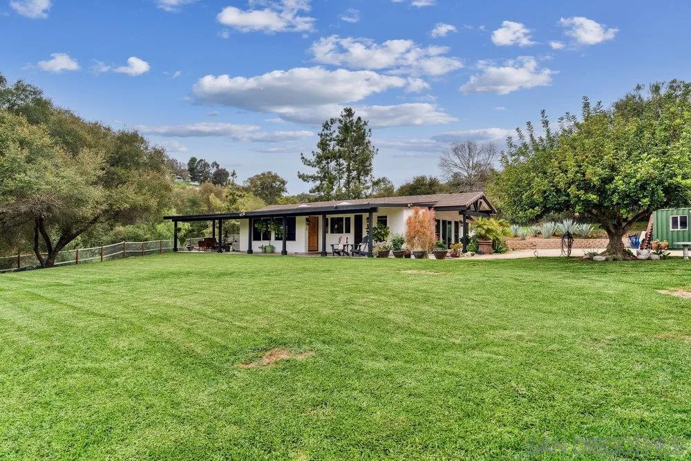 https://cdn.realtyfeed.com/cdn/127/250026609/2bf20bec7f68dffa61b730b6b942b9b9.webp