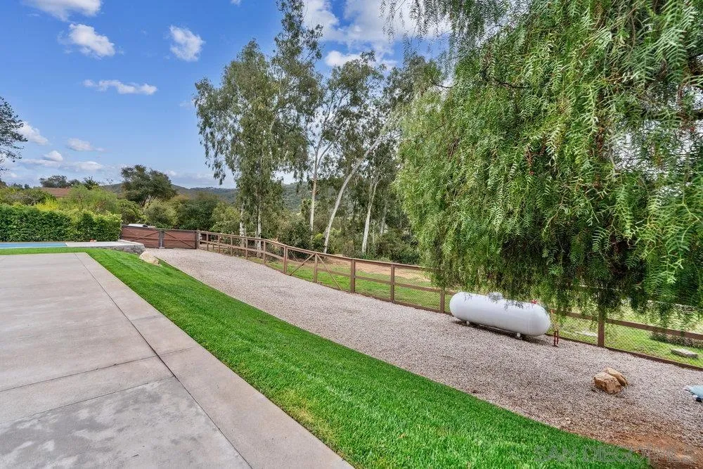 https://cdn.realtyfeed.com/cdn/127/250026609/61d7172c5ac432848dde3b06b2d7d83e.webp