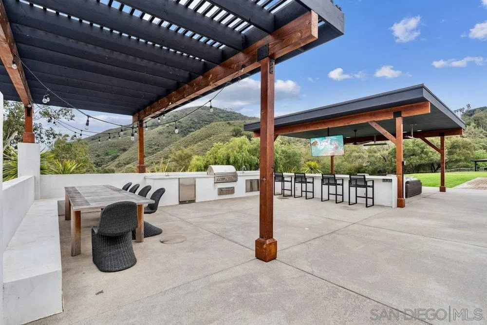https://cdn.realtyfeed.com/cdn/127/250026609/80cc647dbf2abb8182d888279e29fa75.webp