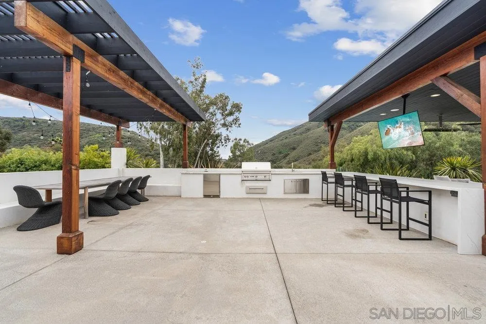 https://cdn.realtyfeed.com/cdn/127/250026609/8793aff47742d0689e830b0791128e75.webp