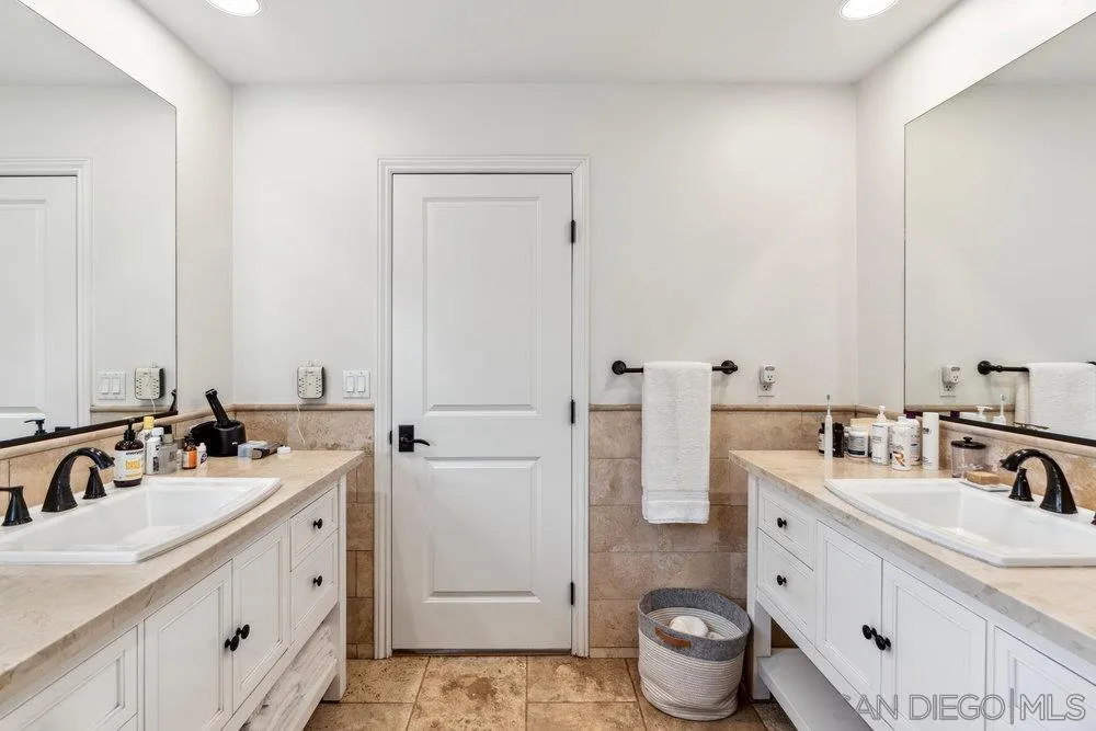 https://cdn.realtyfeed.com/cdn/127/250026609/8ed5509a1bb94648363b777c5effb0f3.webp