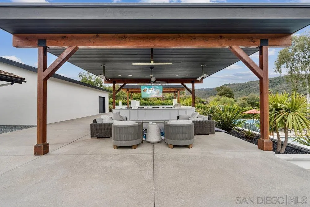 https://cdn.realtyfeed.com/cdn/127/250026609/92bfc105551b915c7d8b10180705970d.webp