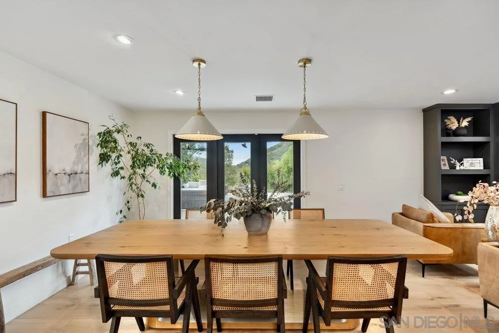 https://cdn.realtyfeed.com/cdn/127/250026609/b3e10ff407a7b9b42614518eec92ddfd.webp