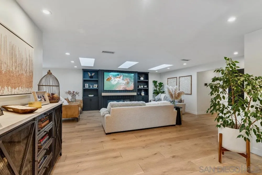 https://cdn.realtyfeed.com/cdn/127/250026609/b8dcb43312f9005c3b4ac8e3715c3228.webp