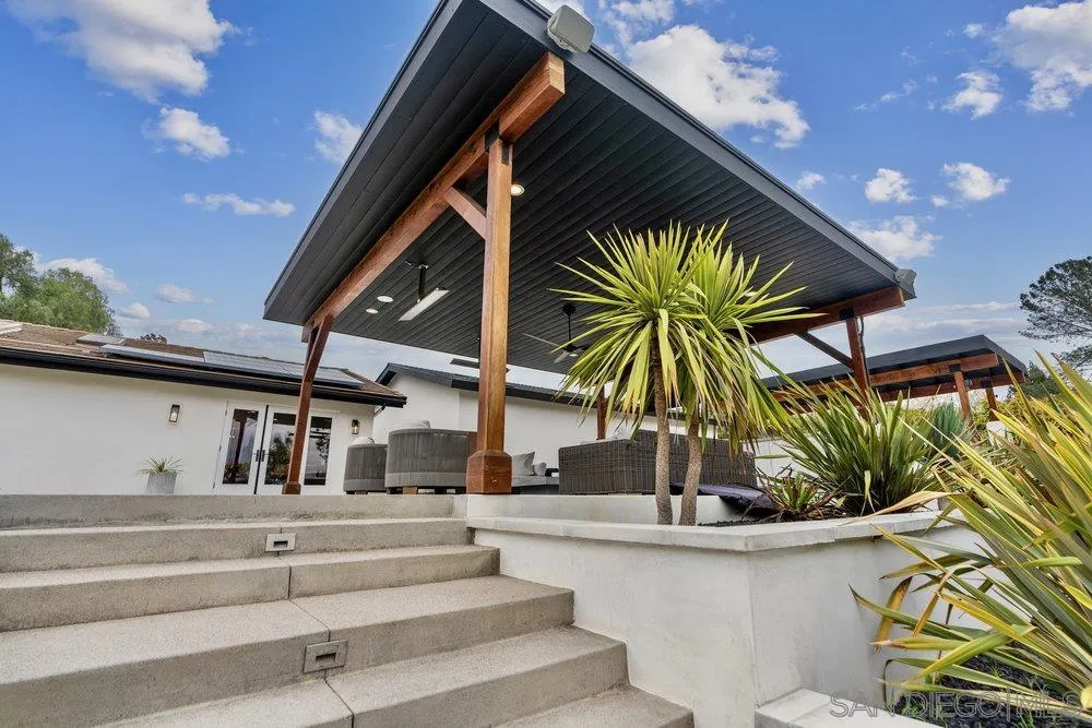 https://cdn.realtyfeed.com/cdn/127/250026609/c5eebd47cc7fcdabd99e83972a609a12.webp