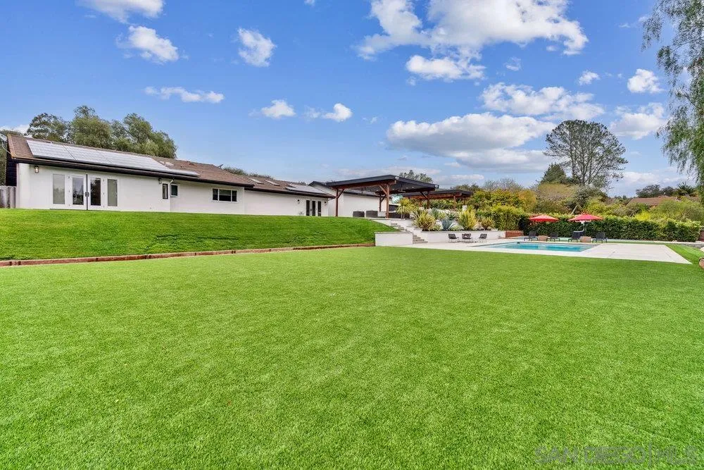 https://cdn.realtyfeed.com/cdn/127/250026609/d77fc2c61aee1c3918e5b796d728a5fb.webp