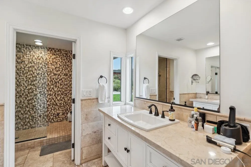 https://cdn.realtyfeed.com/cdn/127/250026609/f8b83a0954abdbf25be8ff44faaeb2d5.webp
