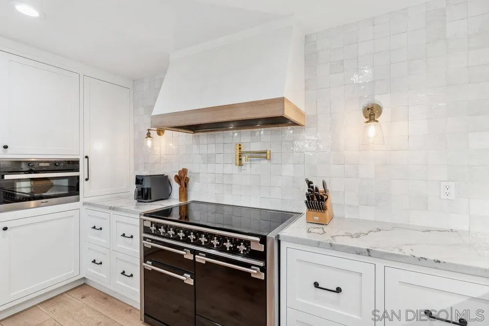 https://cdn.realtyfeed.com/cdn/127/250026609/f915e80615be35c0f636df32fbc6b006.webp