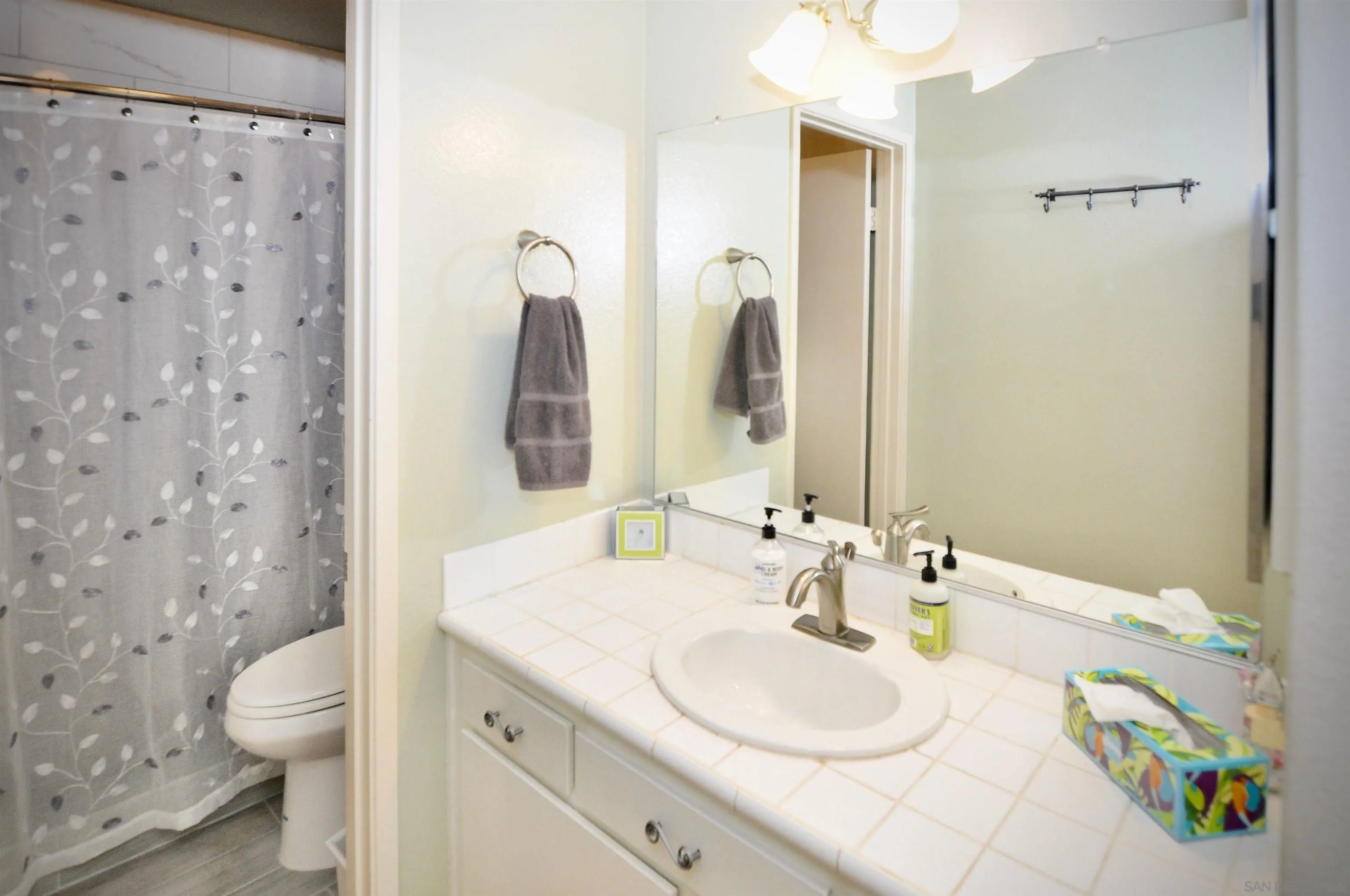 https://cdn.realtyfeed.com/cdn/127/250026612/3ec370d4f02d1d736f37f755b2820a28.webp
