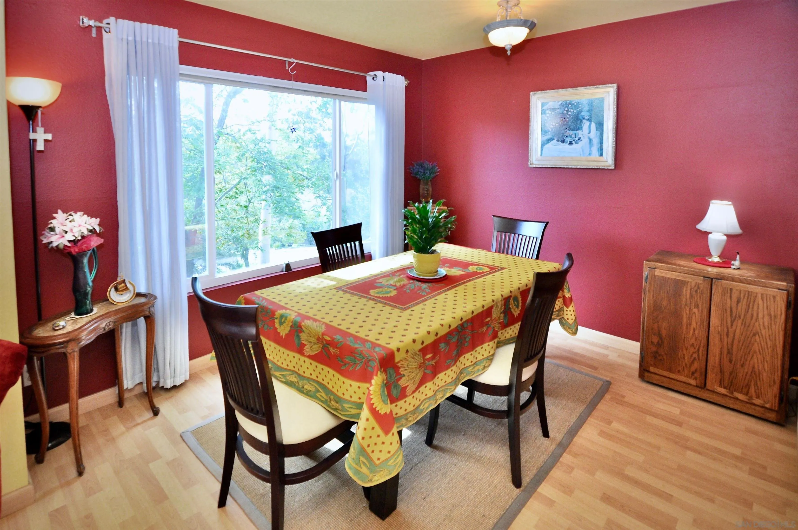 https://cdn.realtyfeed.com/cdn/127/250026612/51fe3f7fa3e6df4f347e44014b837cdd.webp