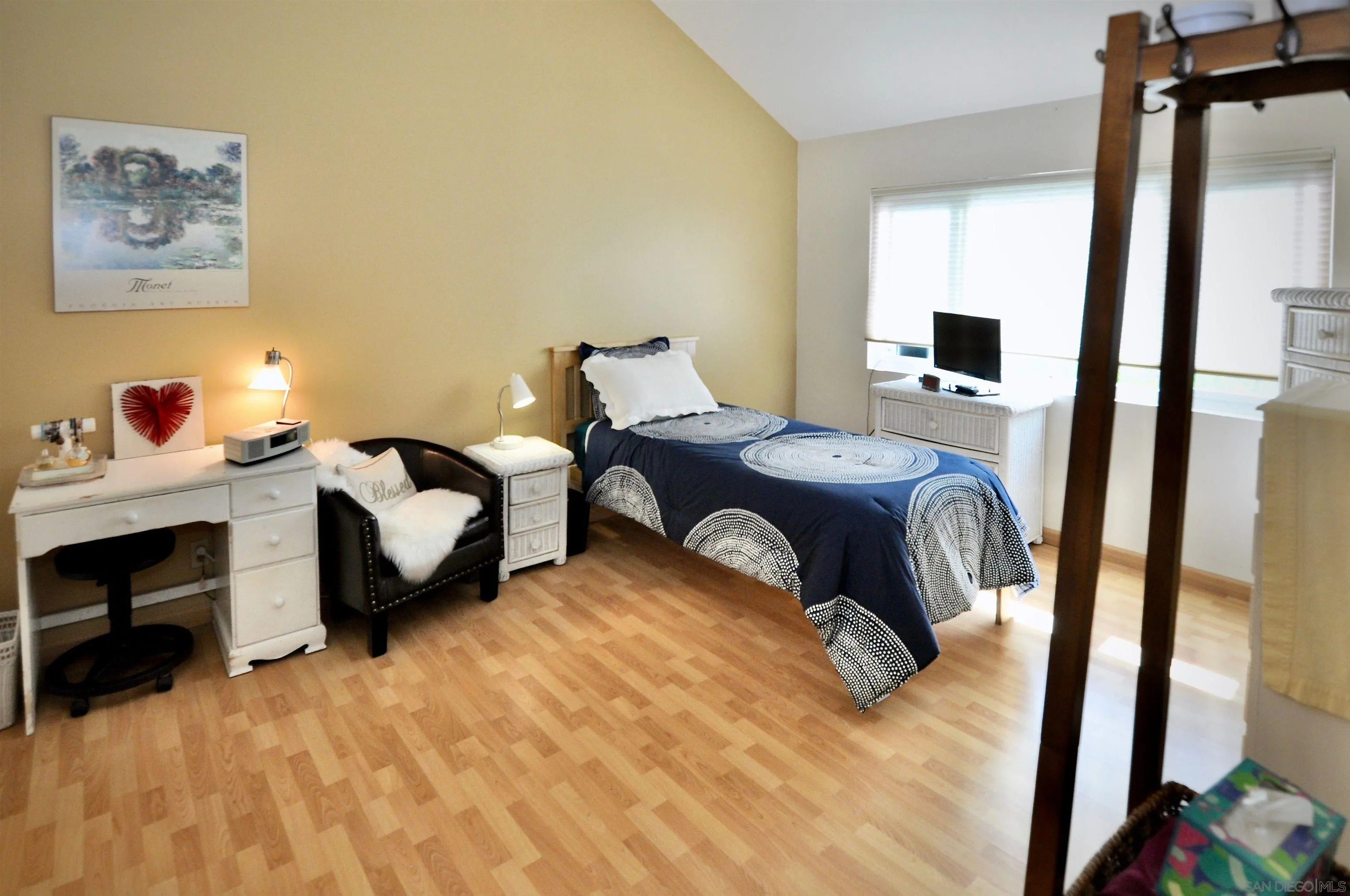 https://cdn.realtyfeed.com/cdn/127/250026612/615f014d06a2fd04875670594065034d.webp