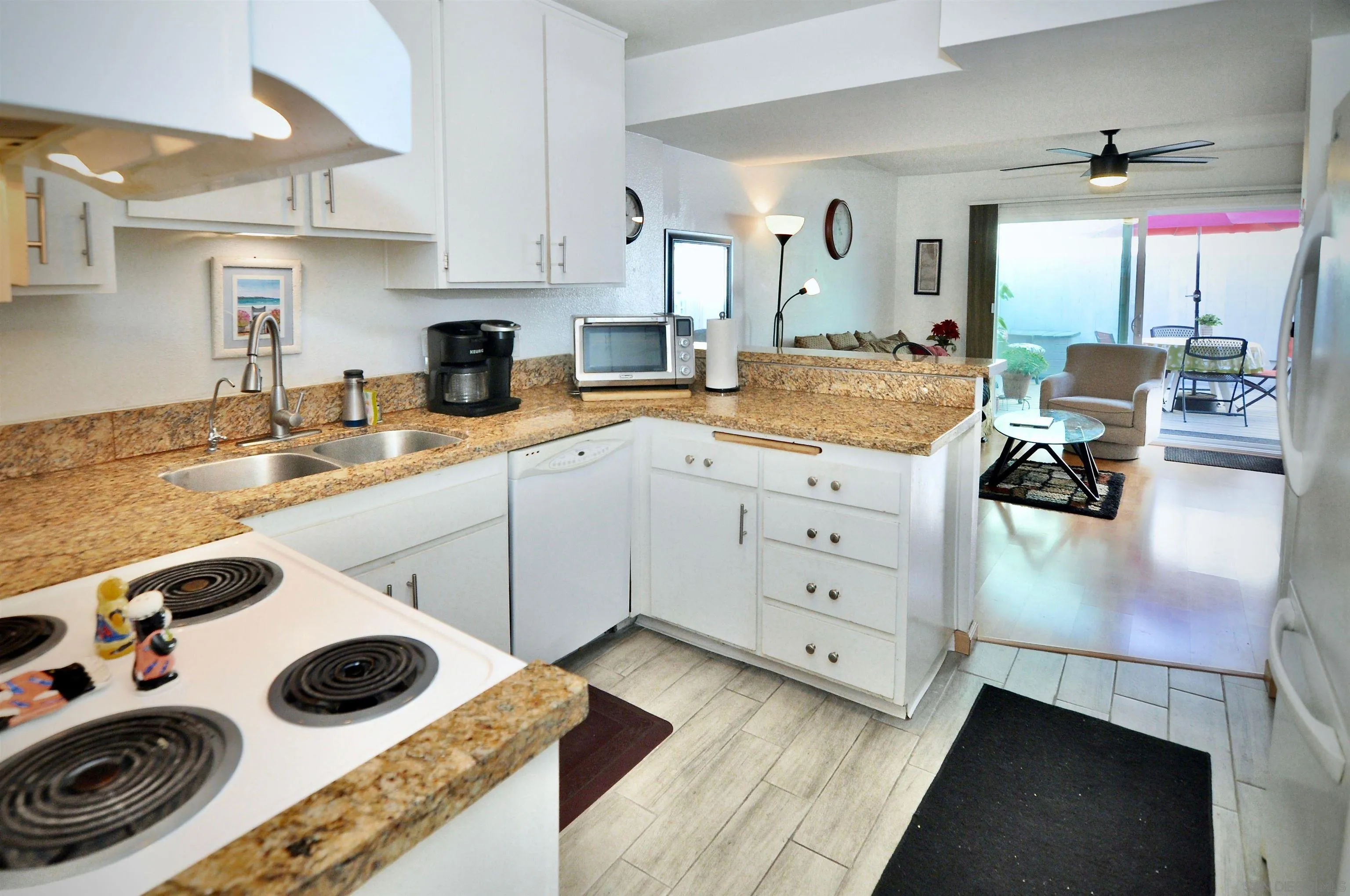 https://cdn.realtyfeed.com/cdn/127/250026612/80ce166b5f2852d30a2ea69982d49c62.webp