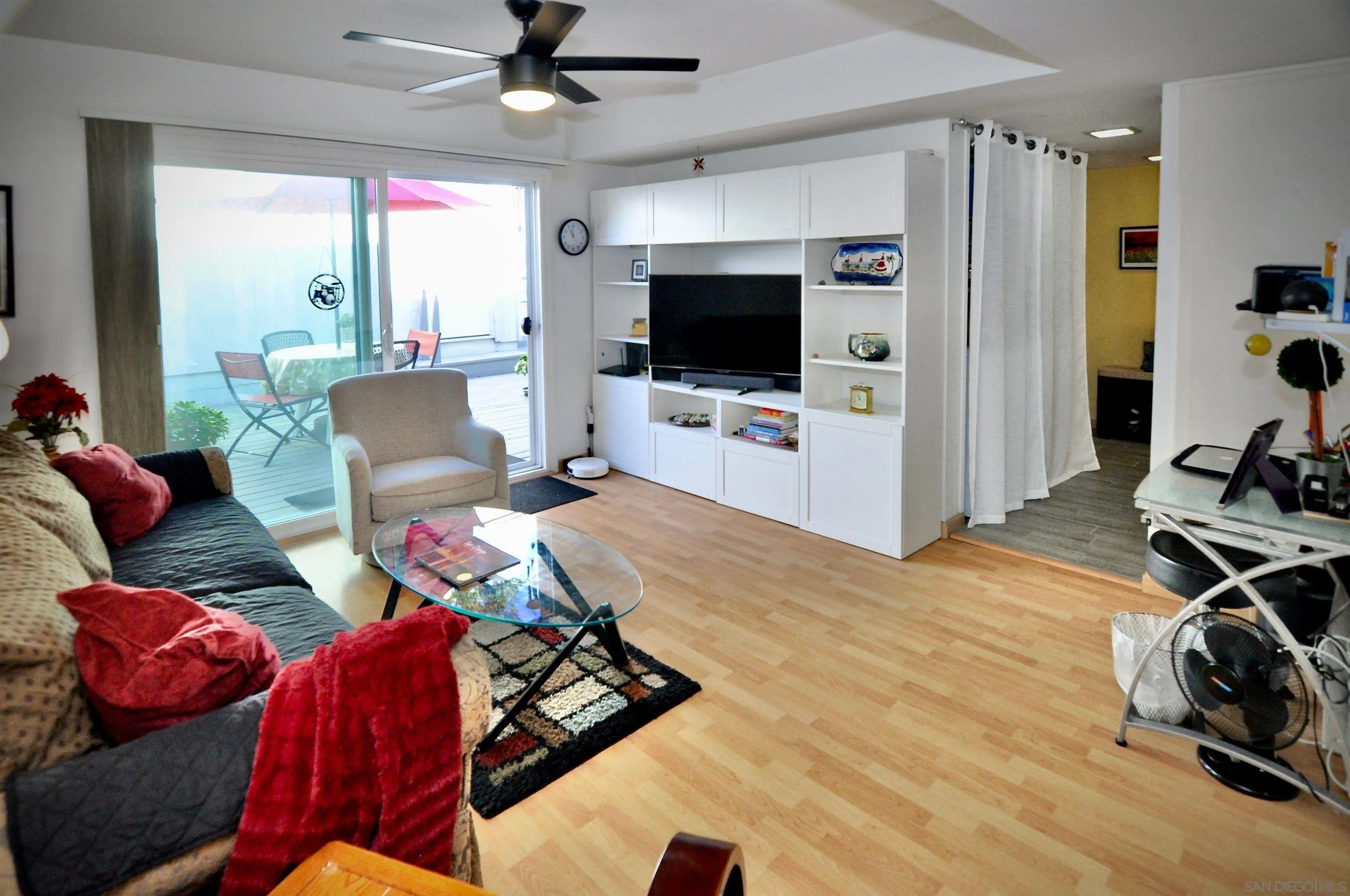 https://cdn.realtyfeed.com/cdn/127/250026612/8f6eed6a859b3a56d1d549500863bdc3.webp